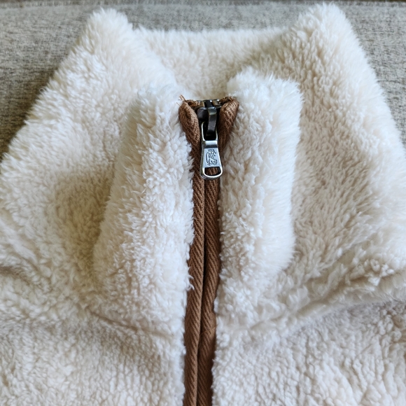 CHAPS size Large winter white fleece vest trimmed in a camel brown. - Picture 7 of 9